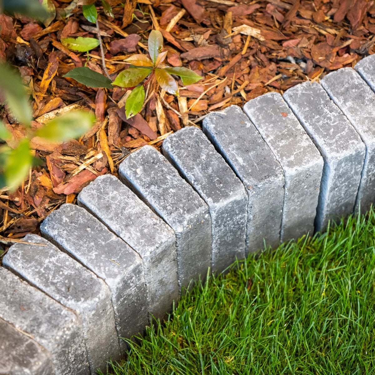 Dale din beton Patio Antik - Leier – montaj pe alee de grădină