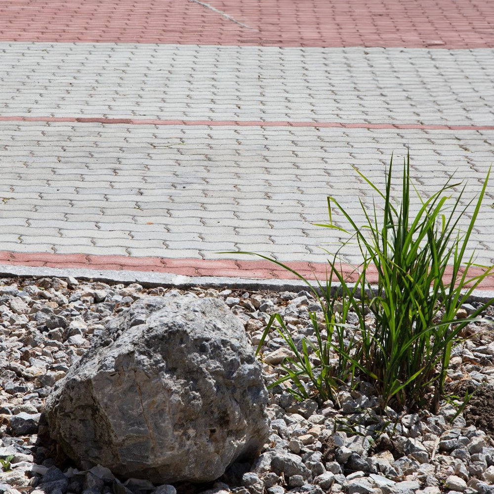 Serpentino paving laid on a driveway - Leier