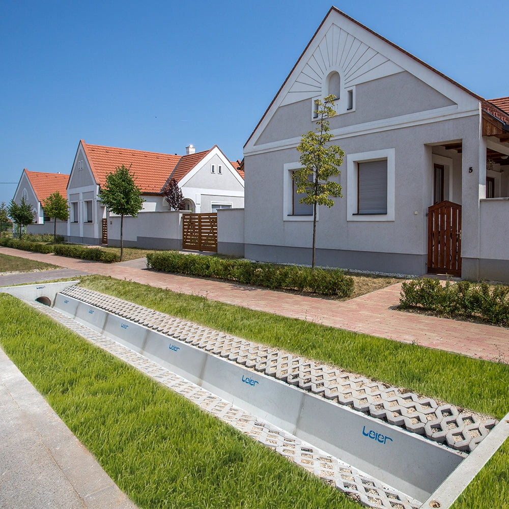 Verde grass pavers laid with grass joints - Leier