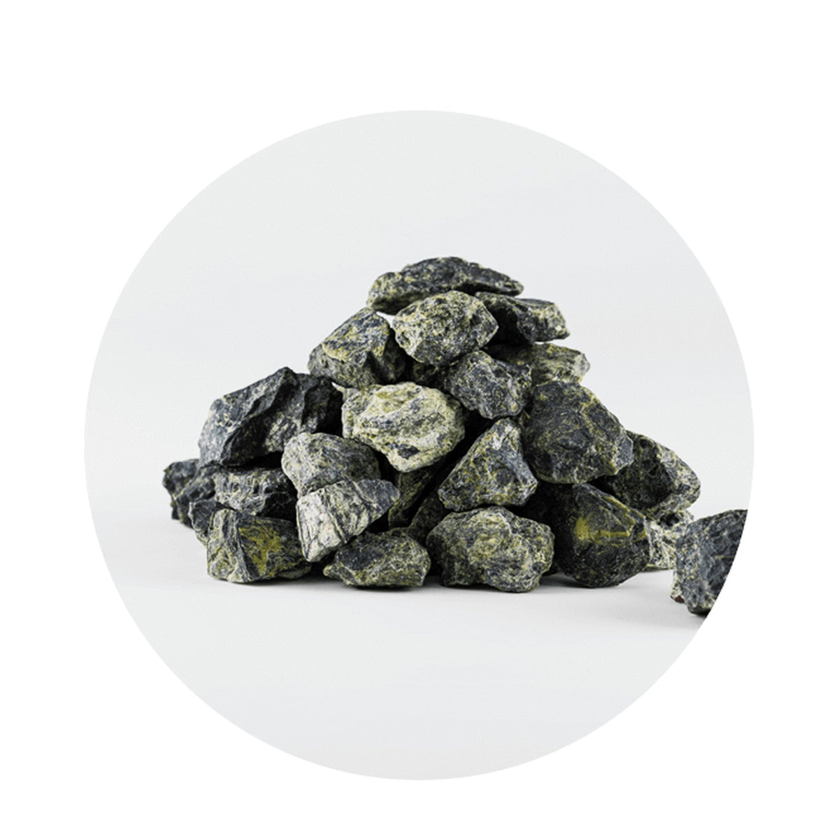 Green Natural Stone Gravel for Gardens and Landscaping – crushed stone texture and grain size